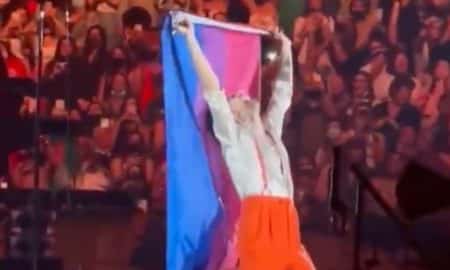 Harry Styles Helped a Bi Fan Come Out During His Concert