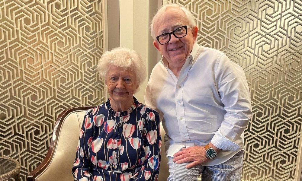 Leslie Jordan Honors Late Mother By Sharing Funny Stories
