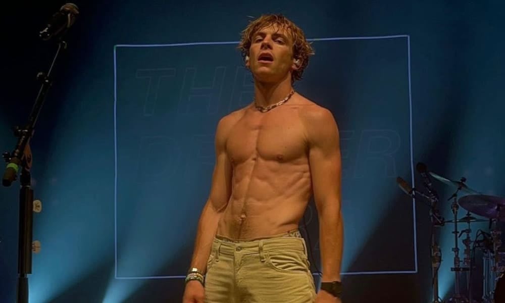Everyone Is Thirsting Over Shirtless Ross Lynch Gayety