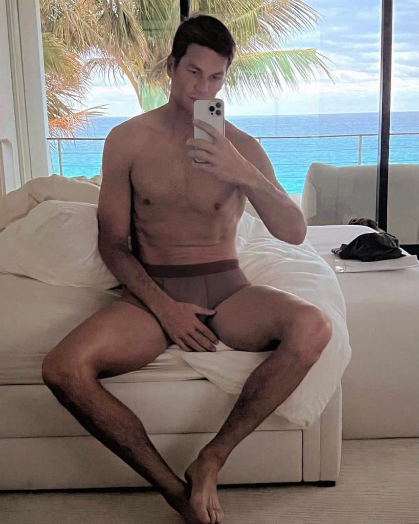 Tom Brady s Underwear Thirst Trap Takes the Internet by Storm